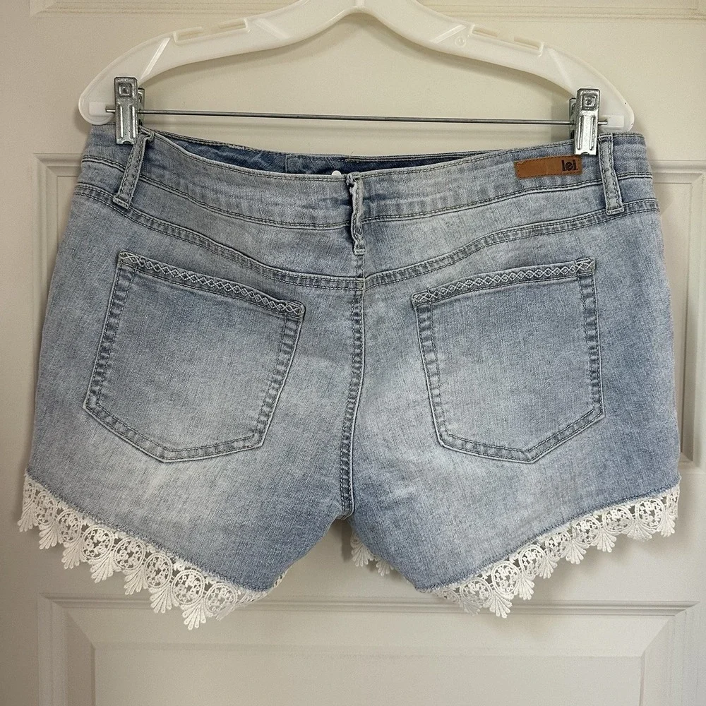 Lei Ashley Jean Shorts Junior Size 13 Blue Jean Lace Trim Shorts Boho Mid Rise